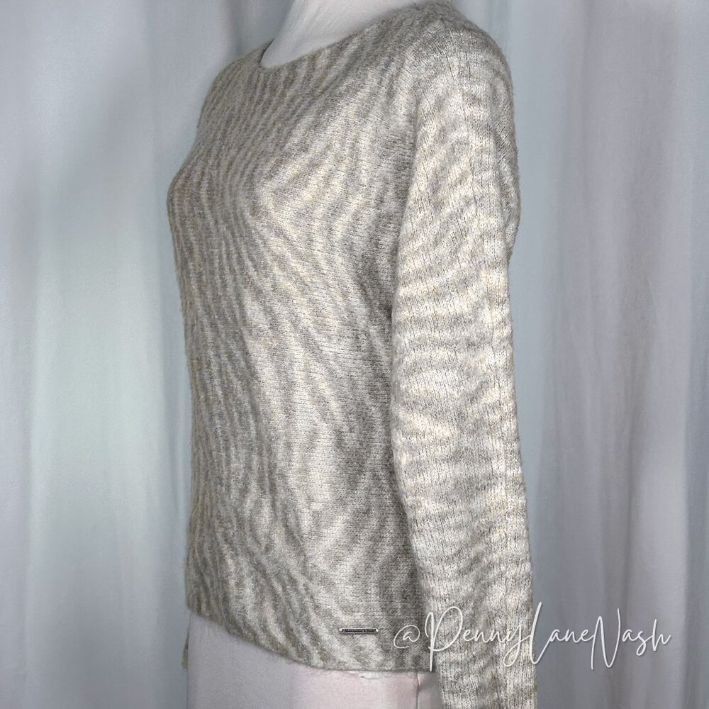 Abercrombie & Fitch Zebra Print Pullover Sweater - Picture 7 of 9